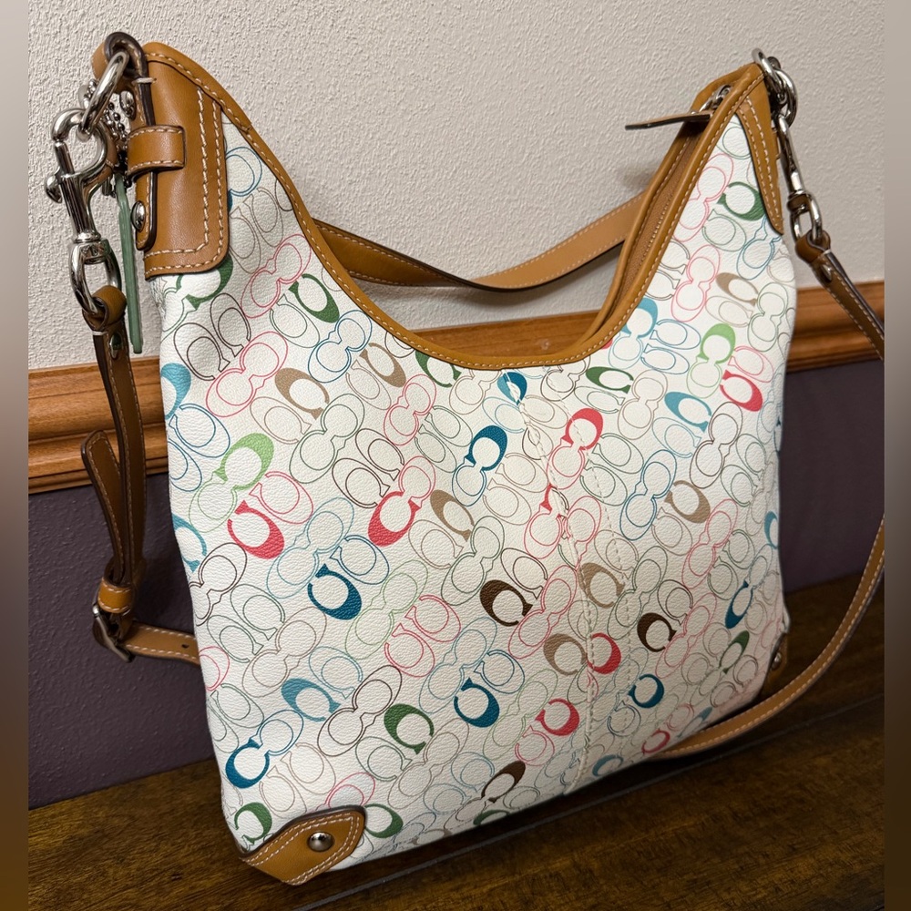 ✨NWOT - Coach Chelsea Heritage Signature Stripe Hobo Bag✨ - Picture 8 of 13